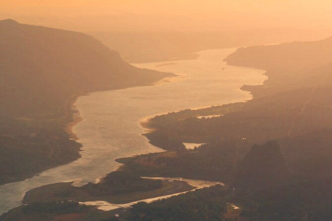 stunning-air-tour-of-the-columbia-river-gorge-by-envi-adventures
