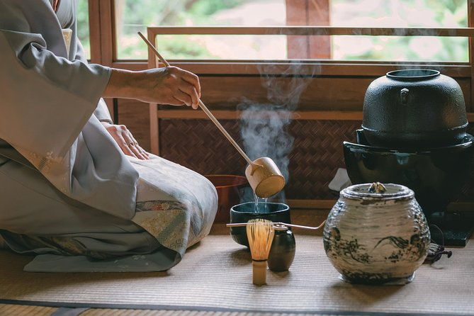 stunning-private-tea-ceremony-camellia-garden-teahouse