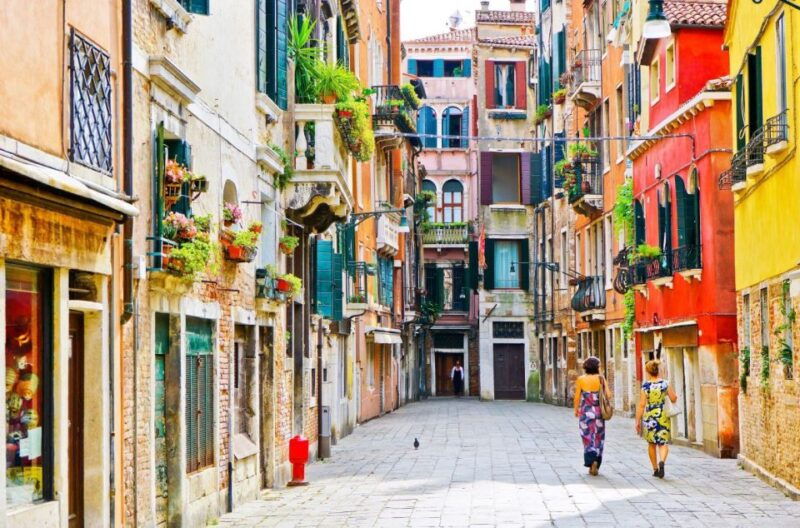 stunning-venice-walking-tour-for-couples-2