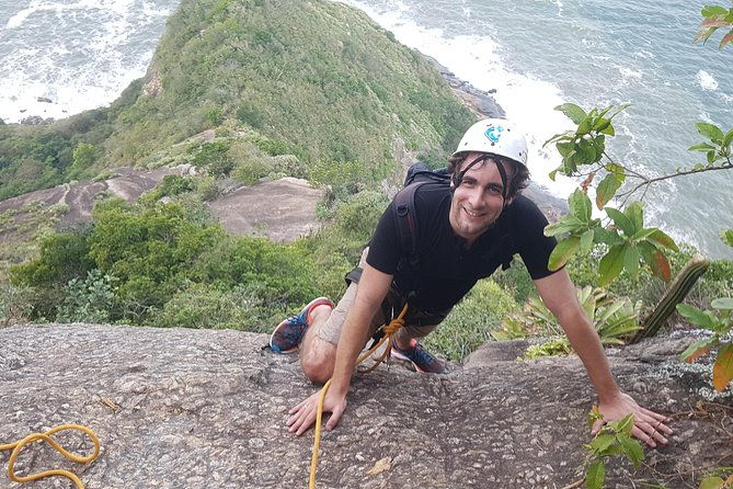 sugarloaf-mountain-hiking-tour-rio-de-janeiro-by-rio-eco-trip