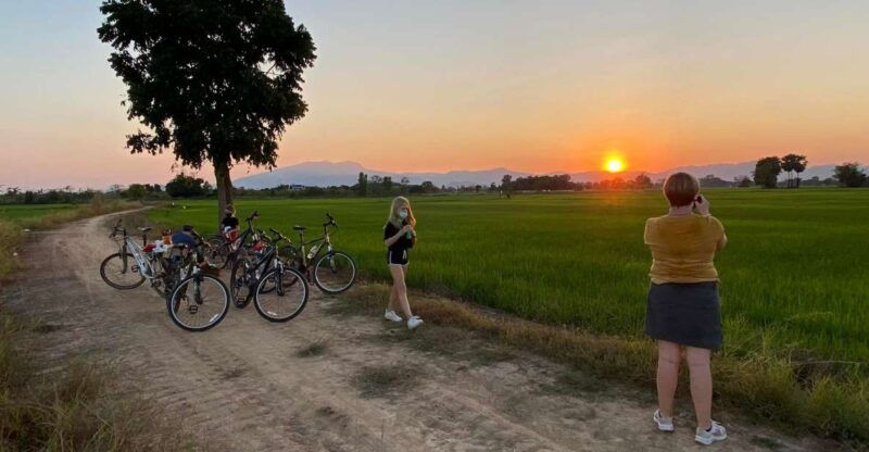 sukhothai-2-5-hours-guided-countryside-sunset-bike-tour