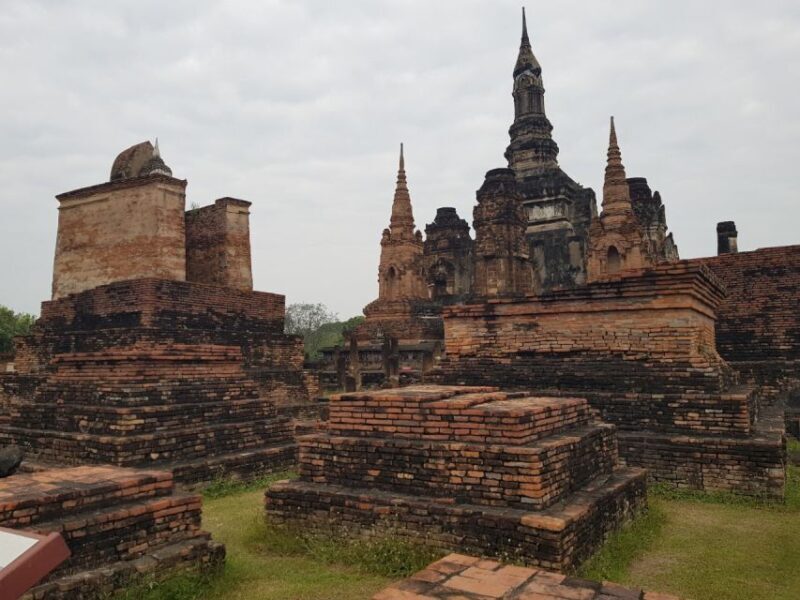 Sukhothai: Full-Day Historical Park Cycling Tour with Lunch - Key Points