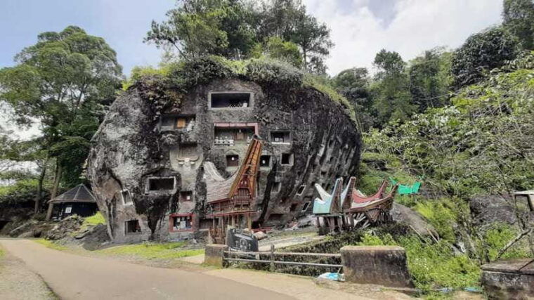 sulawesi-toraja-cultural-tour