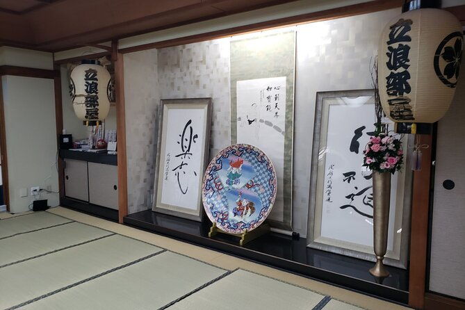 sumo-practice-viewing-guided-tour-and-photo-with-sumo-wrestlers
