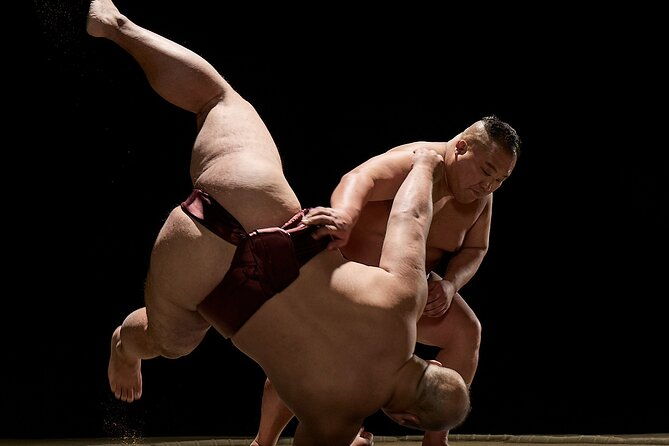 sumo-show-experience-in-osaka-namba-the-sumo-hall-hirakuza-osaka