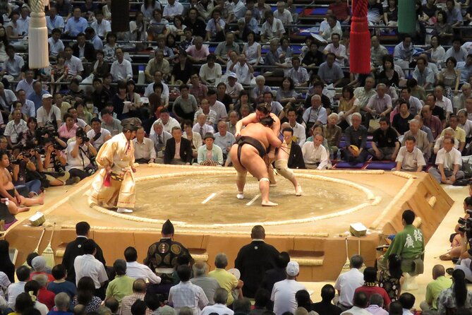 sumo-tournament-experience-in-fukuoka