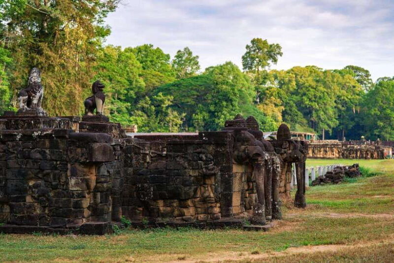 sun-kissed-angkor-a-journey-from-light-to-twilight