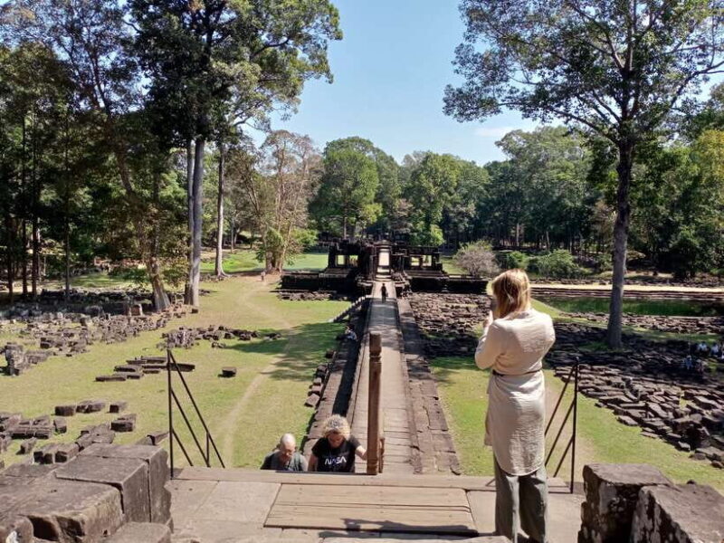 Sun Rise Small Group Day Tour in Temples of Angkor - A Detailed Look at the Tour Experience