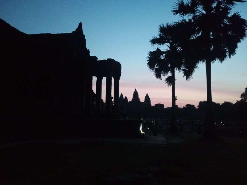 sun-rise-small-group-day-tour-to-temples-of-angkor
