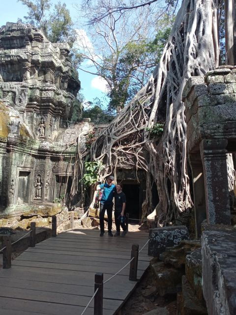 sun-rise-small-group-day-tour-to-temples-of-angkor