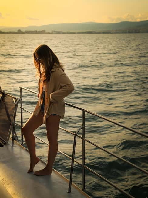 Sunny Beach: Sunset Catamaran Cruise with Dinner & Prosecco - FAQs