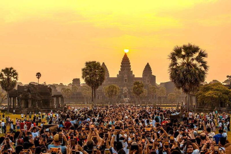 sunrise-at-angkor-wat-and-full-day-with-fascinating-temples