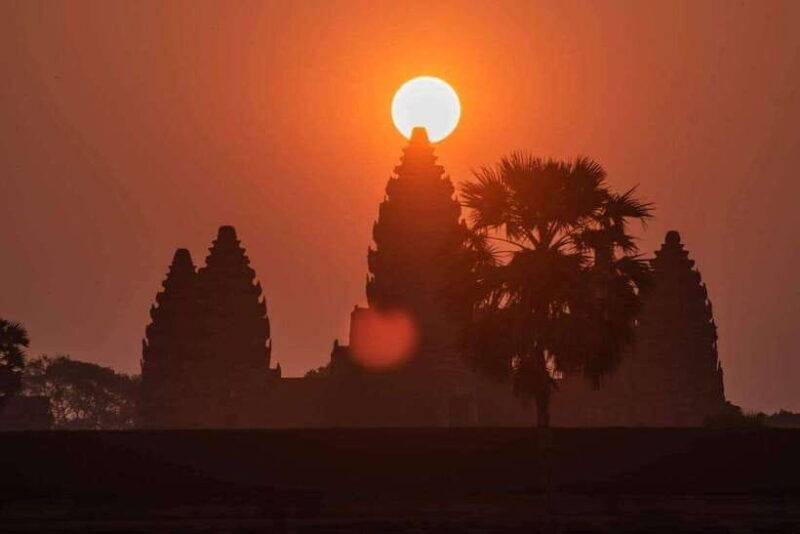 sunrise-at-angkor-wat-temple-3-hour-private-tour