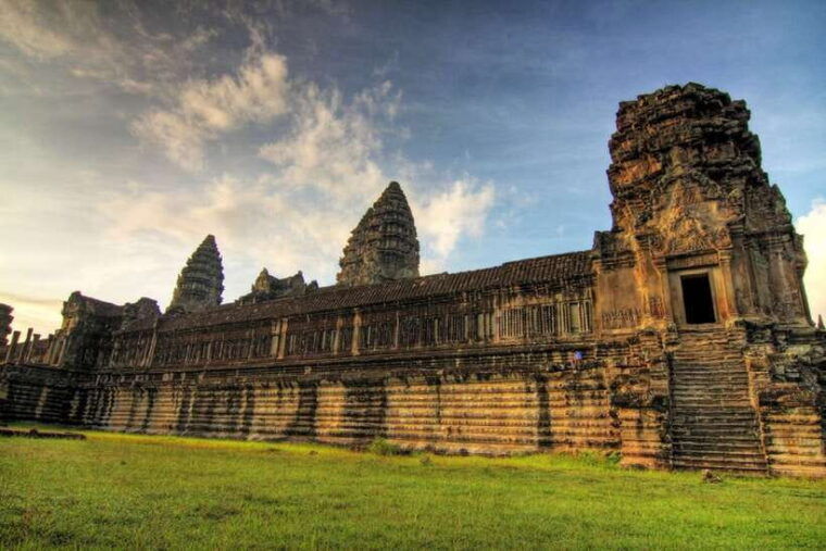 sunrise-at-angkor-wat-temple-3-hour-private-tour