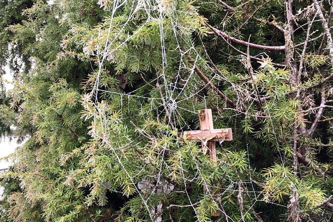 sunrise-at-the-hill-of-crosses-2-countries-in-1-day