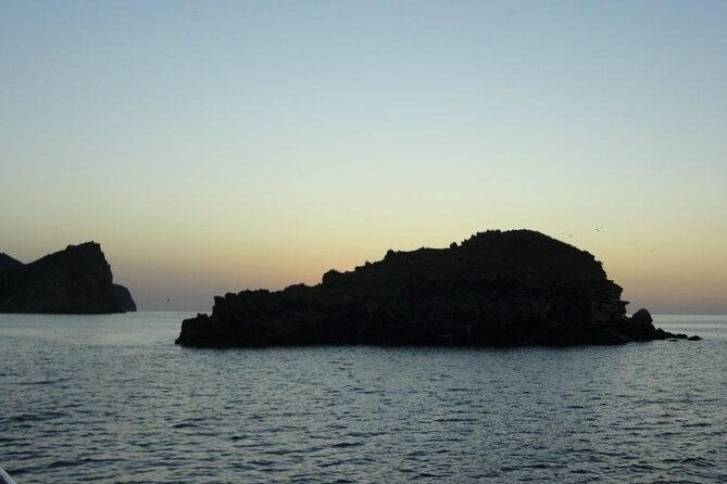 sunrise-by-boat-in-lipari