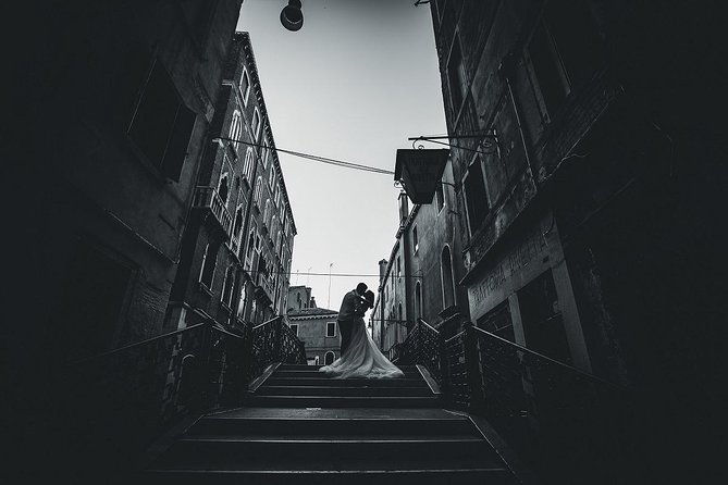 sunrise-couple-photoshoot-tour