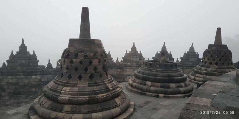 sunrise-from-setumbu-hill-borobudur-prambanan-temple