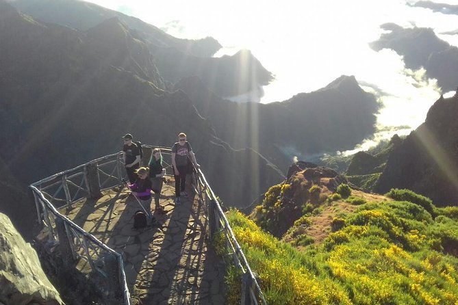 sunrise-guided-hike-pr1-pico-do-areeiro-pico-ruivo-small-group