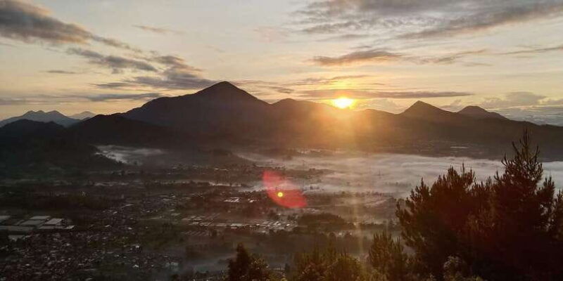 sunrise-gunung-putritea-factorytea-plantationhot-spring
