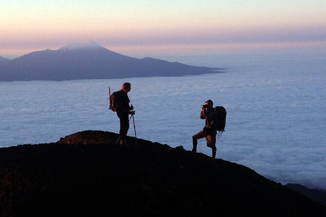 sunrise-hike-up-to-the-glacier-of-osorno-volcano