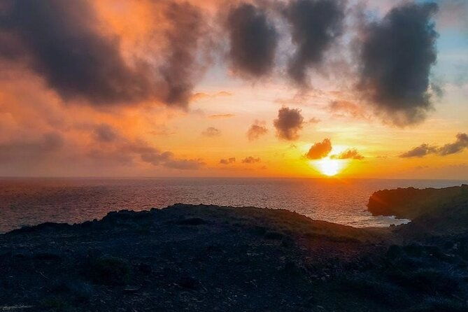 sunrise-hike-with-private-guide-to-natural-bridge-north-coast