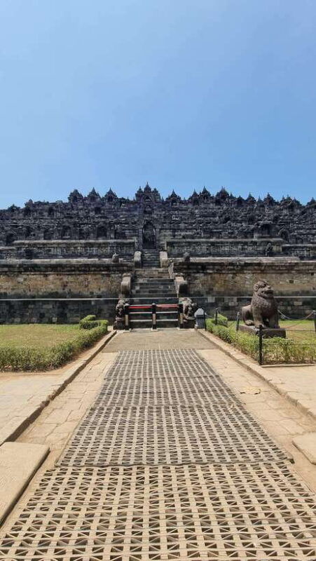 sunrise-hill-borobudur-prambanan