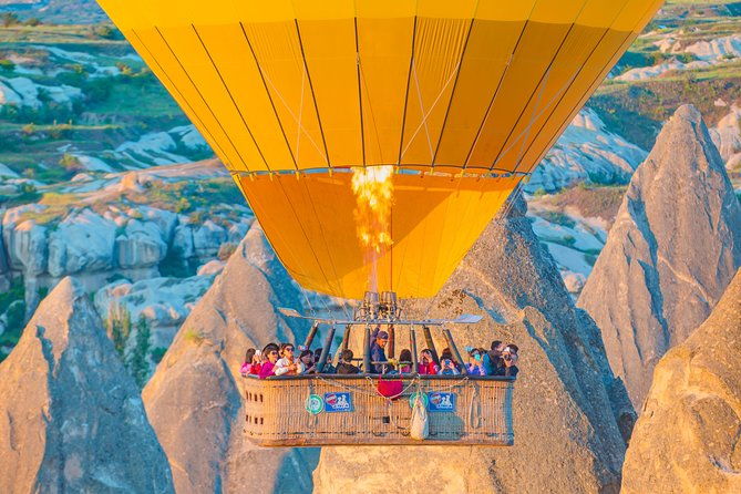 sunrise-hot-air-balloon-flight-experience-over-cappadocia
