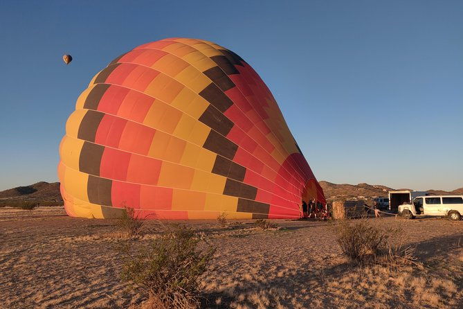sunrise-hot-air-balloon-ride-in-phoenix-with-breakfast