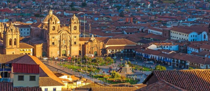 sunrise-in-hot-air-balloon-over-cusco