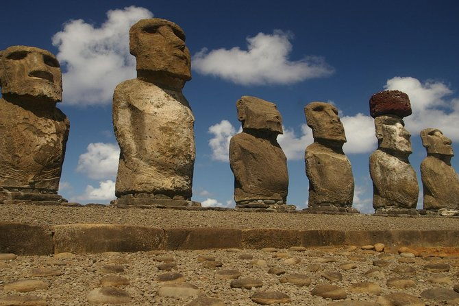 sunrise-in-tongariki-on-easter-island-rapa-nui
