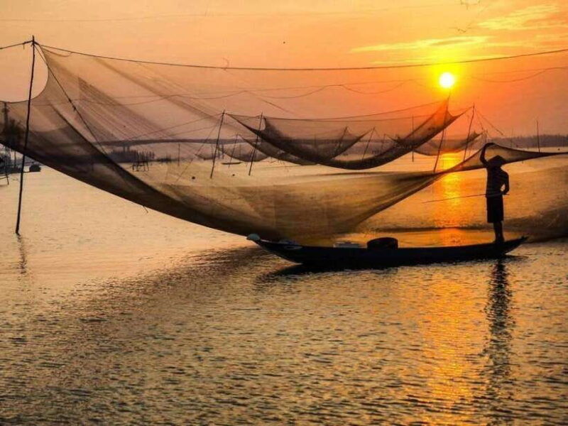 sunrise-on-the-hoai-river-tour-in-hoi-an