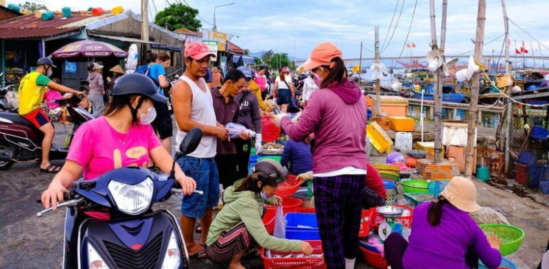 sunrise-on-the-hoai-river-tour-in-hoi-an