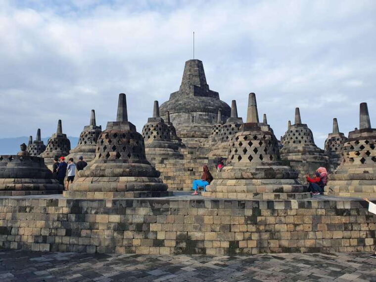 sunrise-point-borobudur-real-tours-no-hidden-cost
