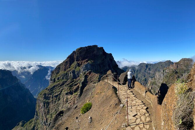 sunrise-self-guided-hike-from-pico-do-arieiro-to-pico-ruivo
