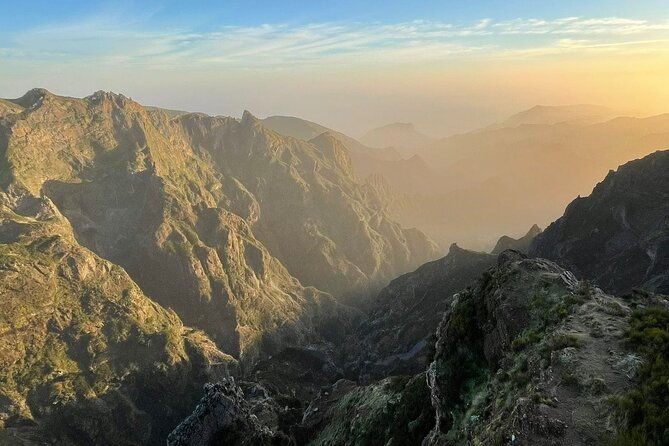 sunrise-self-guided-hike-from-pico-do-arieiro-to-pico-ruivo
