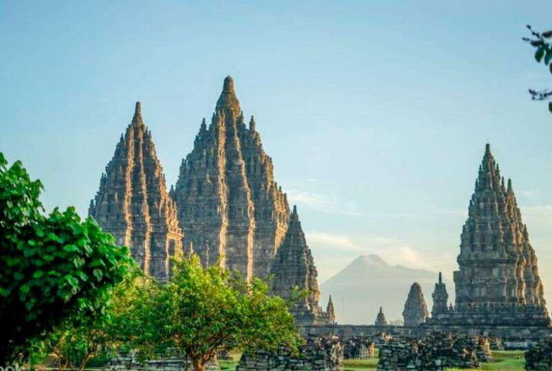 sunrise-setumbu-borobudur-and-prambanan-ticket-guaranteed