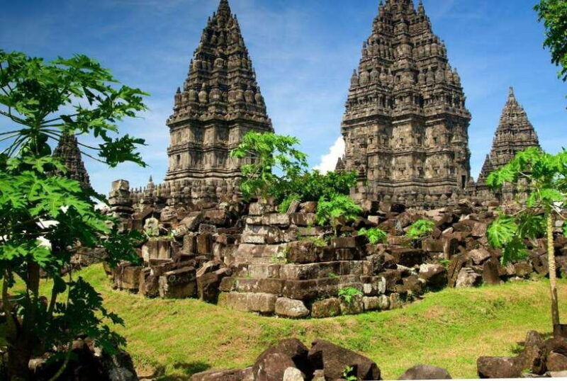 sunrise-setumbu-borobudur-and-prambanan-ticket-guaranteed