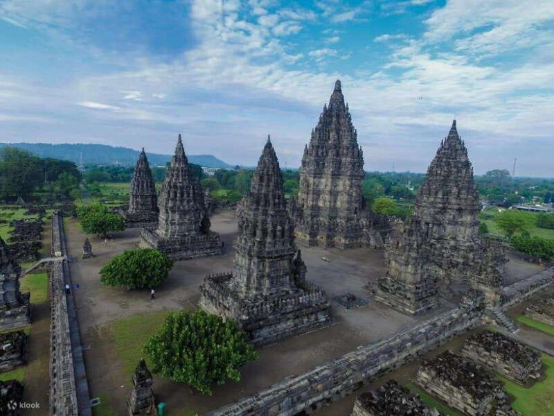 sunrise-setumbu-borobudur-and-prambanan-ticket-guaranteed