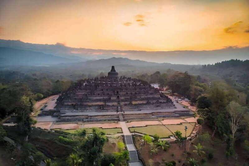 sunrise-setumbu-borobudur-and-prambanan-ticket-guaranteed