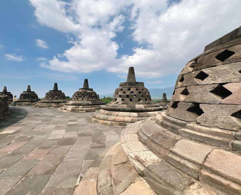 sunrise-setumbu-hill-borobudur-prambanan-temple