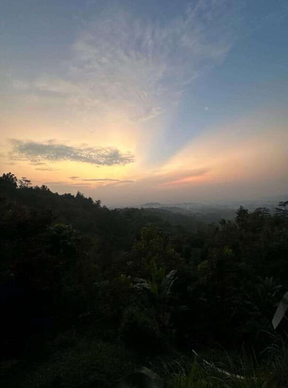 sunrise-setumbu-hill-borobudur-prambanan-temple