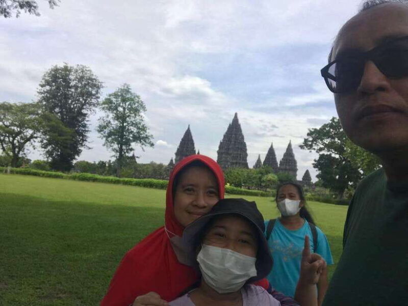 sunrise-setumbu-hill-borobudur-prambanan-temple