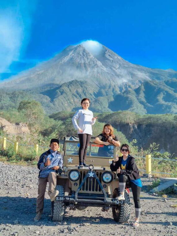 sunrise-setumbu-hill-borobudur-prambanan-temple