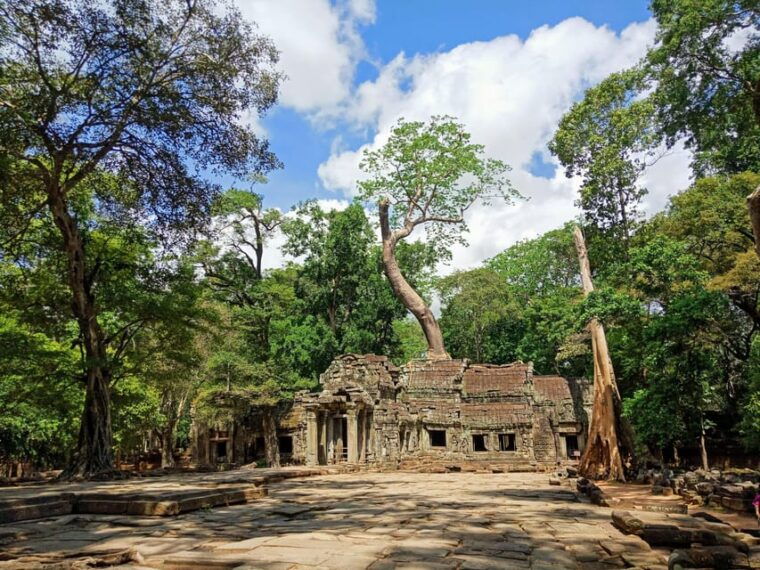 sunrise-shared-tours-angkor-wat-bayon-ta-prohm-banteay-srei