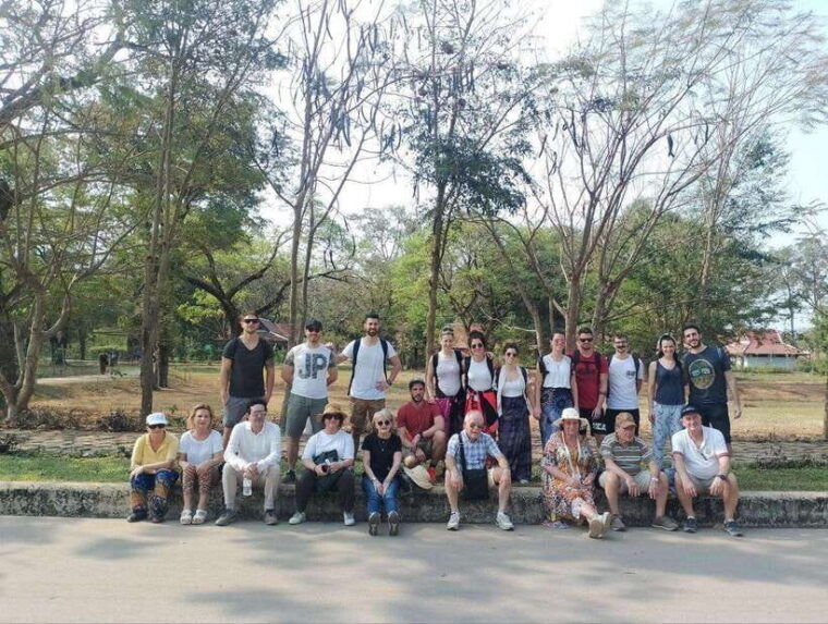 sunrise-shared-tours-angkor-wat-bayon-ta-prohm-banteay-srei