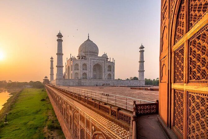 Sunrise Taj Mahal, Agra Fort, Akbar's Tomb and Moonlit Garden Private Tour - The Itinerary in Detail