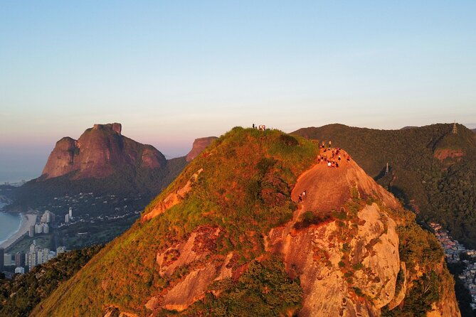 sunrise-two-brothers-hike-in-vidigal