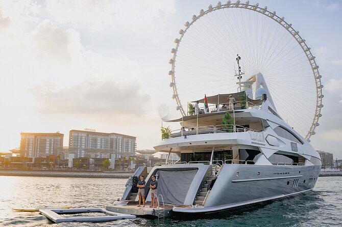 Sunseeker Superyacht: VIP Dining, Premium Drinks & Music - Key Points