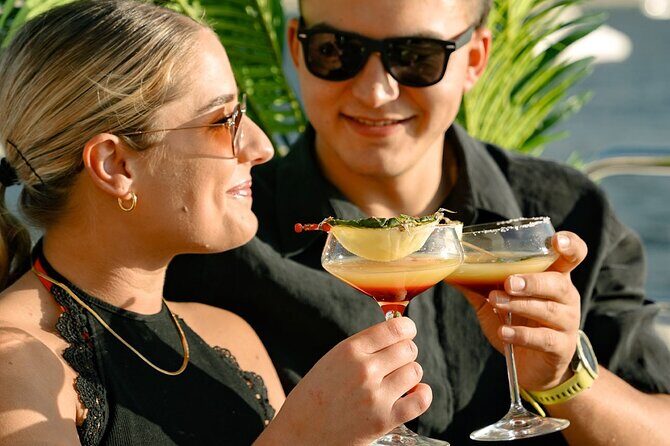 Sunseeker Superyacht: VIP Dining, Premium Drinks & Music - An In-Depth Look at the Experience
